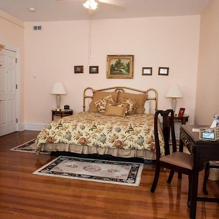 Cedars & Beeches Bed & Breakfast Long Branch Bagian luar foto