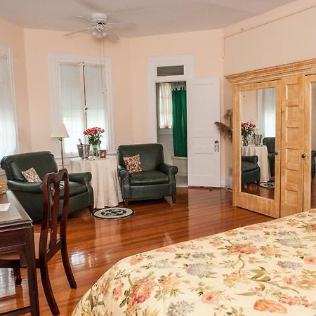 Cedars & Beeches Bed & Breakfast Long Branch Bagian luar foto