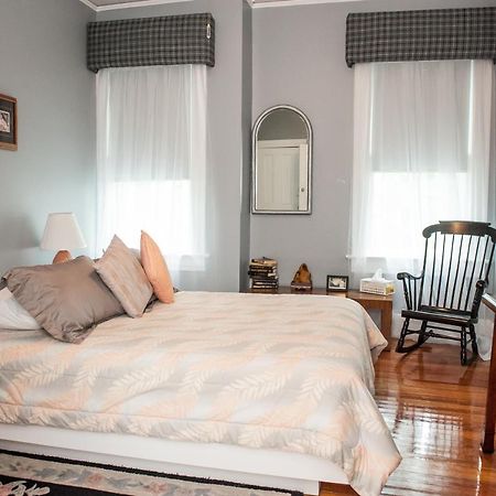 Cedars & Beeches Bed & Breakfast Long Branch Bagian luar foto
