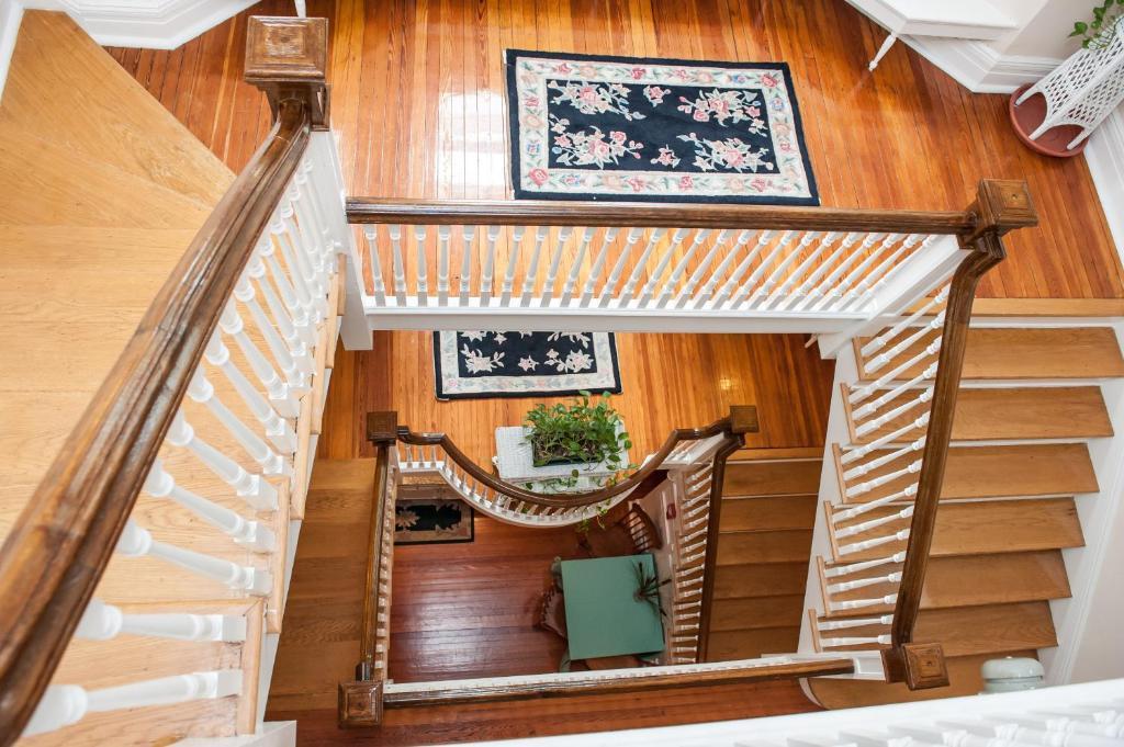 Cedars & Beeches Bed & Breakfast Long Branch Bagian luar foto