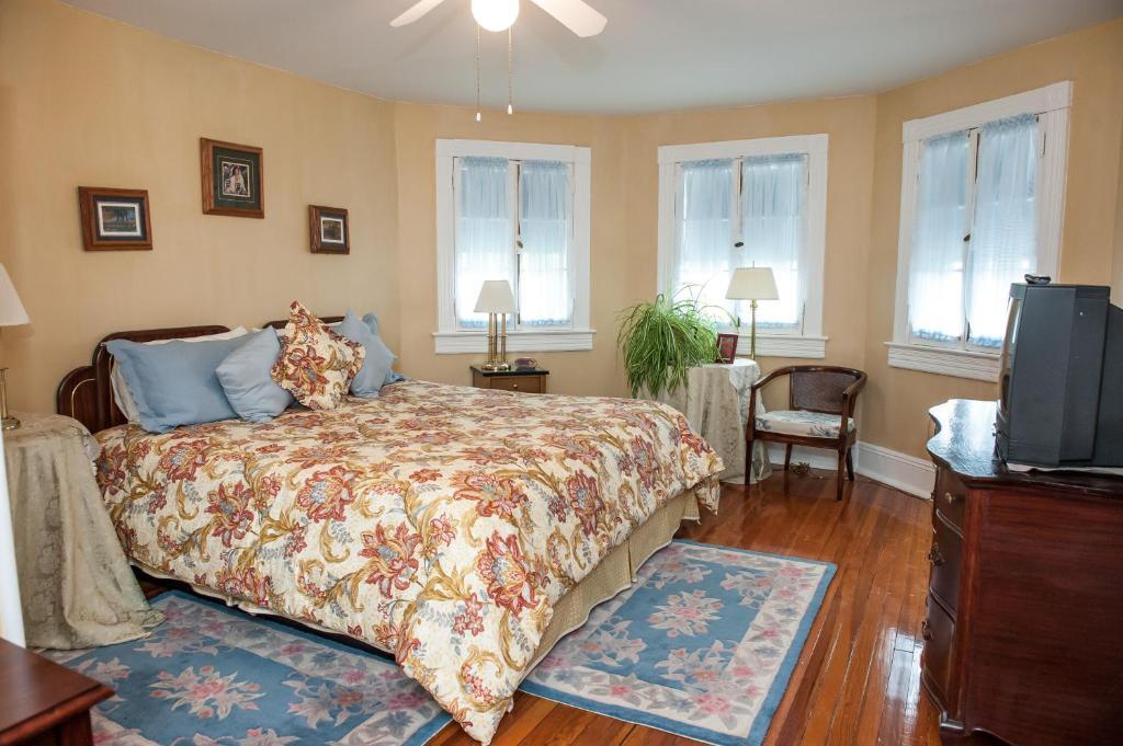 Cedars & Beeches Bed & Breakfast Long Branch Ruang foto