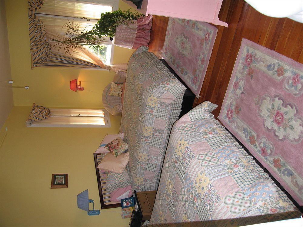 Cedars & Beeches Bed & Breakfast Long Branch Bagian luar foto