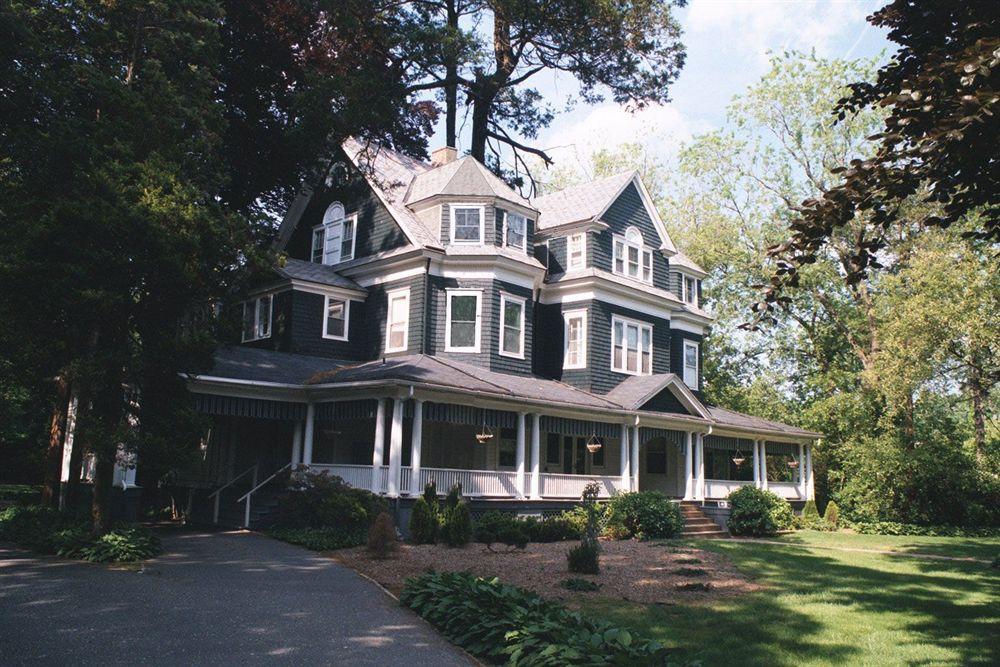 Cedars & Beeches Bed & Breakfast Long Branch Bagian luar foto