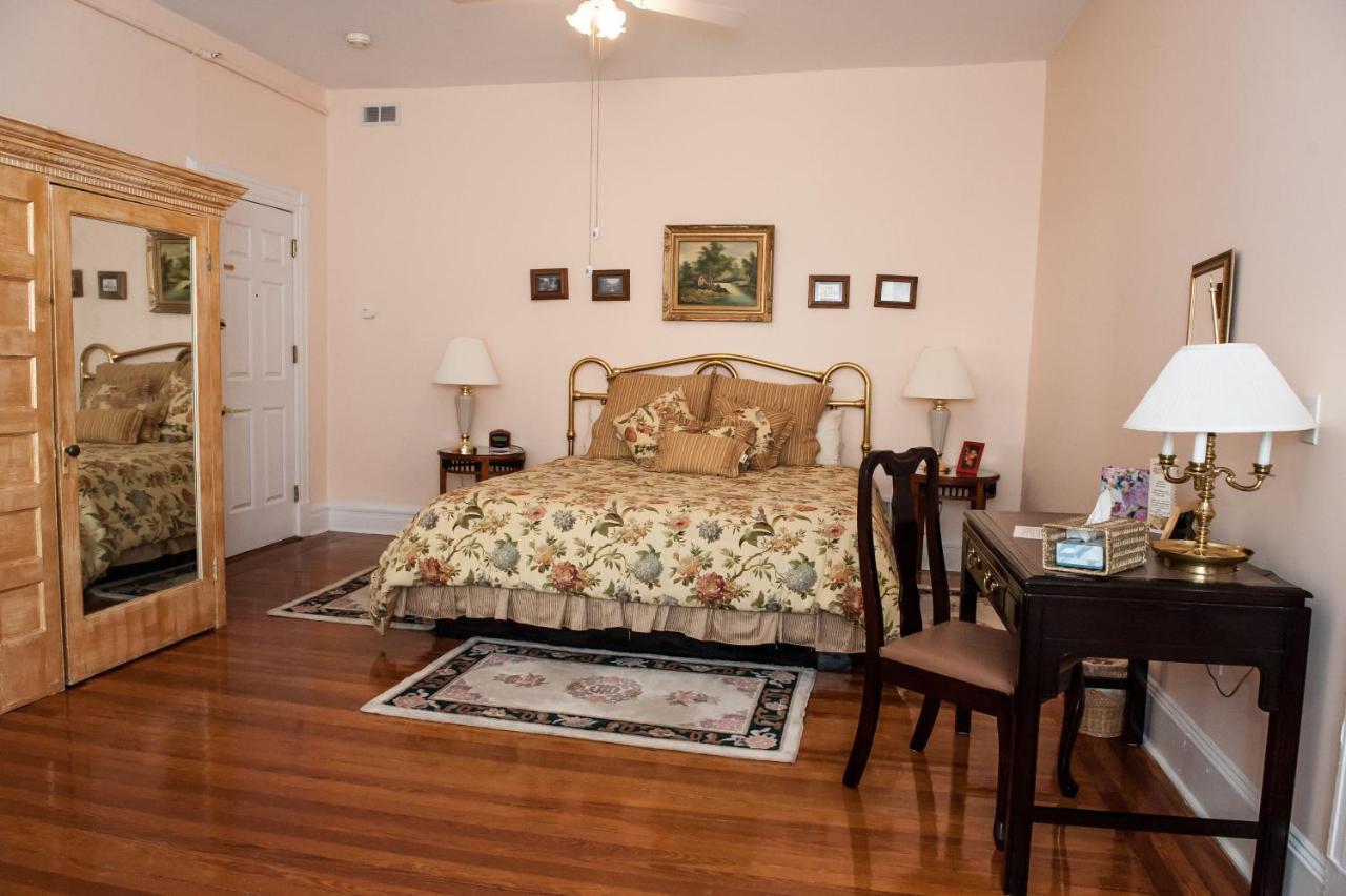 Cedars & Beeches Bed & Breakfast Long Branch Bagian luar foto