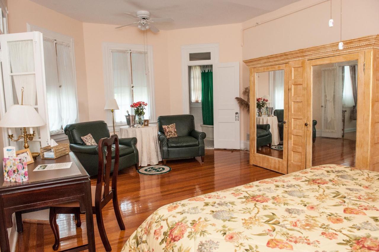 Cedars & Beeches Bed & Breakfast Long Branch Bagian luar foto