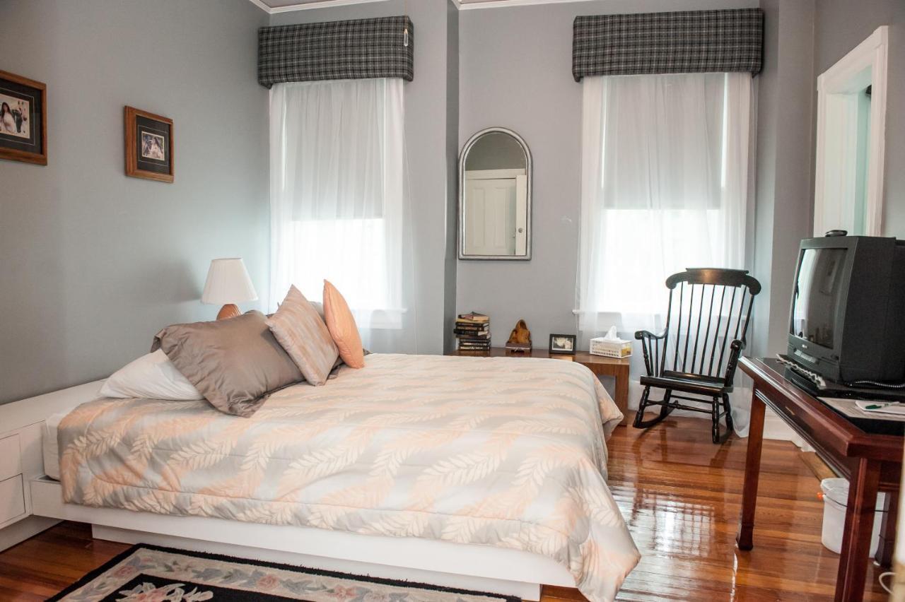 Cedars & Beeches Bed & Breakfast Long Branch Bagian luar foto